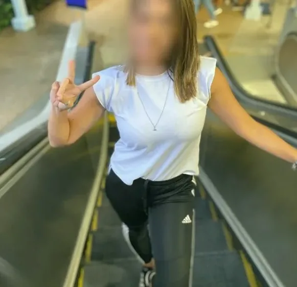 Amira, 36