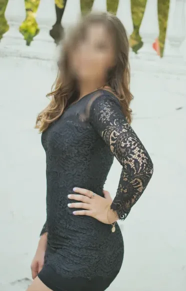 Cara, 28
