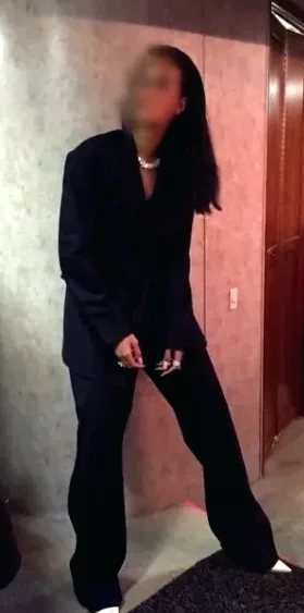 Elisa, 23