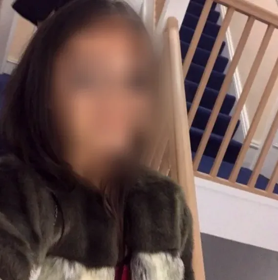 Fiona, 21