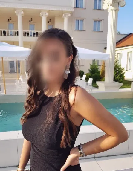 Romy, 29