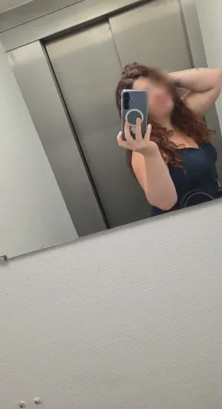 Sina, 34