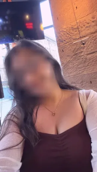 Stefanie, 24